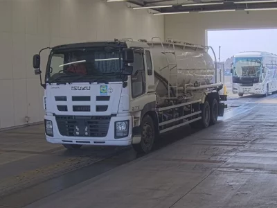 Isuzu GIGA