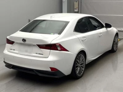 Lexus IS