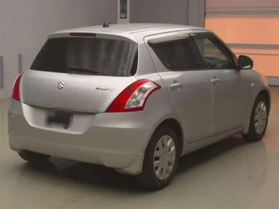 Suzuki SWIFT  с аукциона в Японии