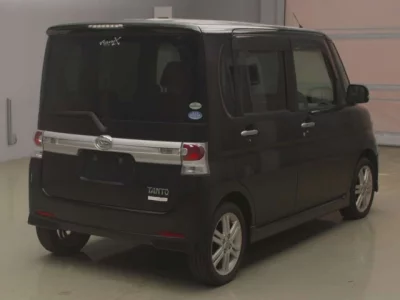 Daihatsu TANTO  с аукциона в Японии