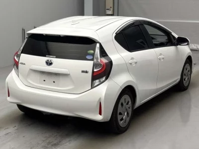 Toyota AQUA  с аукциона в Японии