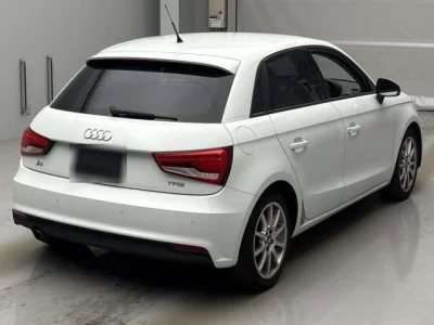 Audi A1  с аукциона в Японии