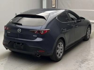 Mazda MAZDA3  с аукциона в Японии
