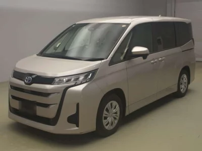 Toyota NOAH  с аукциона в Японии