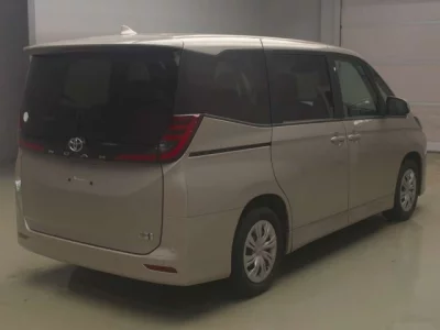 Toyota NOAH  с аукциона в Японии