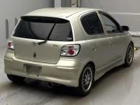 Toyota VITZ лот № 18043 оценка R  с аукциона в Японии 1