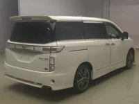 Nissan ELGRAND лот № 80039 оценка R  с аукциона в Японии 1