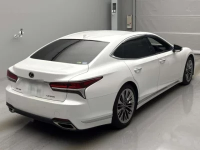 Lexus LS  с аукциона в Японии