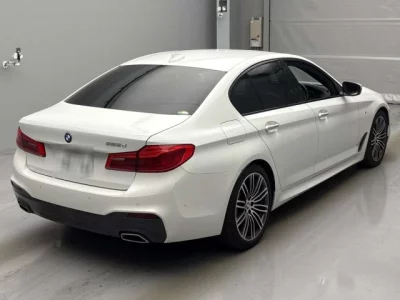 BMW 5-Series  с аукциона в Японии
