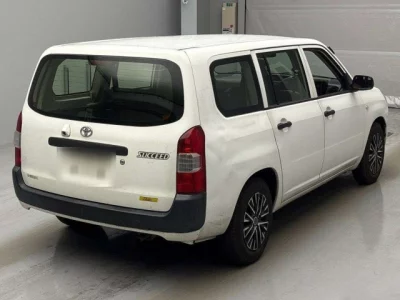 Toyota SUCCEED  с аукциона в Японии