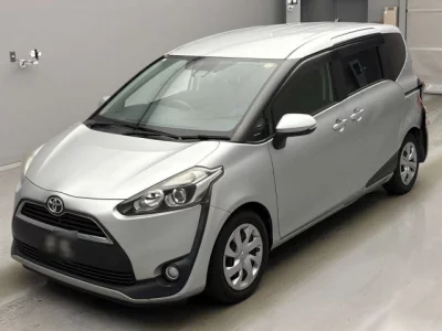 Toyota SIENTA  с аукциона в Японии