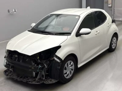Toyota YARIS  с аукциона в Японии