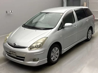 Toyota WISH  с аукциона в Японии