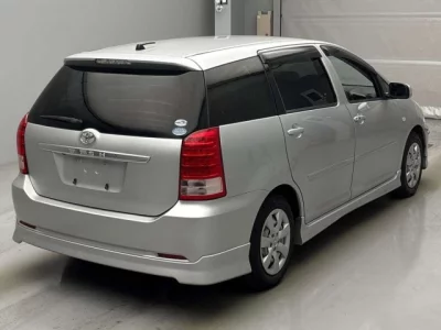 Toyota WISH  с аукциона в Японии