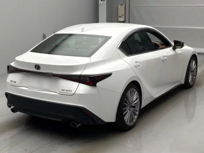 Lexus IS