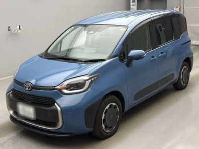 Toyota SIENTA  с аукциона в Японии