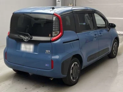 Toyota SIENTA  с аукциона в Японии