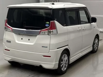 Mitsubishi DELICA D2