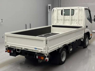 Toyota DYNA  с аукциона в Японии