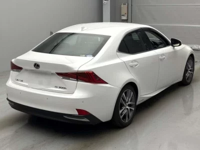 Lexus IS