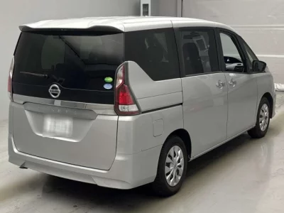 Nissan SERENA  с аукциона в Японии