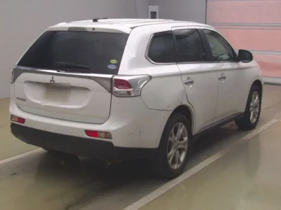 Mitsubishi OUTLANDER  с аукциона в Японии