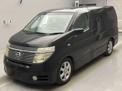Nissan ELGRAND  с аукциона в Японии