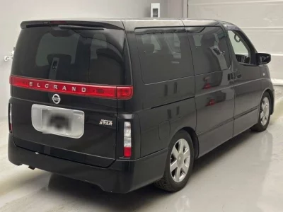 Nissan ELGRAND  с аукциона в Японии