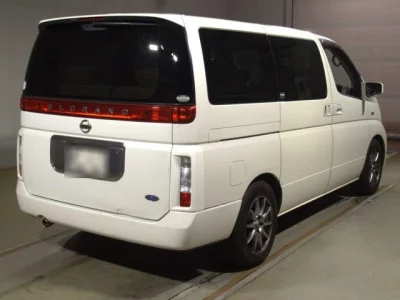 Nissan ELGRAND  с аукциона в Японии