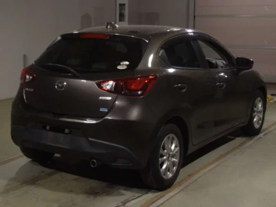 Mazda DEMIO  с аукциона в Японии