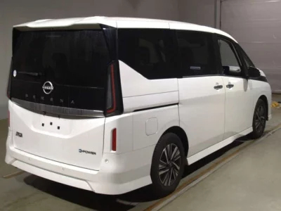 Nissan SERENA  с аукциона в Японии