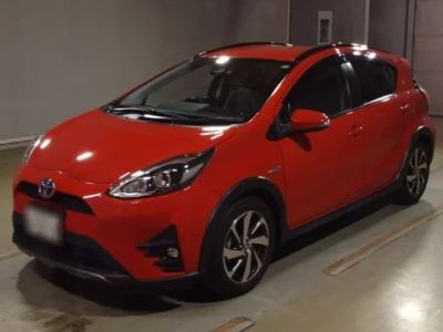 Toyota AQUA  с аукциона в Японии