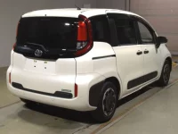 Toyota SIENTA лот № 2145 оценка 4.5  с аукциона в Японии 1