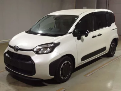 Toyota SIENTA  с аукциона в Японии