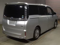 Toyota VOXY лот № 50012 оценка 3  с аукциона в Японии 1