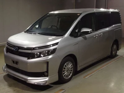 Toyota VOXY  с аукциона в Японии