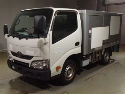 Toyota DYNA  с аукциона в Японии