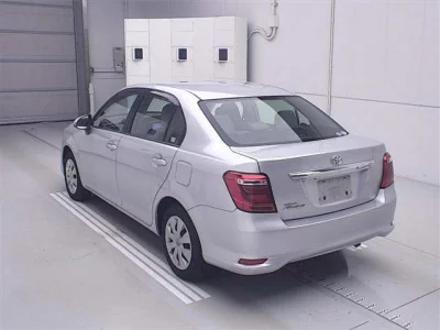 Toyota COROLLA AXIO  с аукциона в Японии