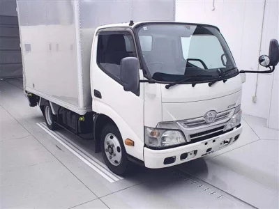 Toyota DYNA  с аукциона в Японии