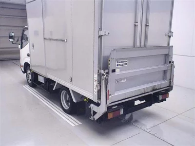 Toyota DYNA  с аукциона в Японии