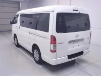 Toyota HIACE VAN лот № 2328 оценка 4.5  с аукциона в Японии 1
