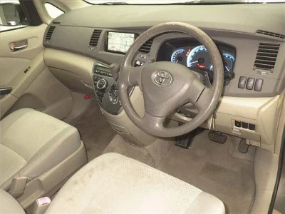 Toyota ISIS