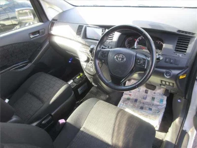 Toyota ISIS