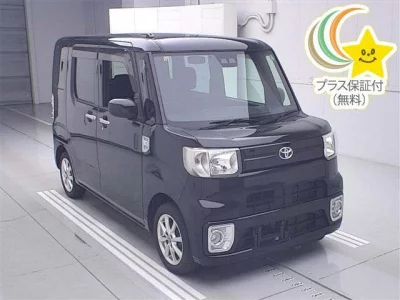Toyota PIXIS MEGA  с аукциона в Японии