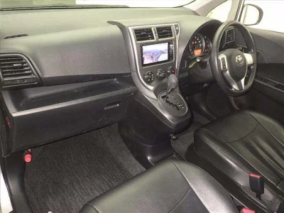 Toyota RACTIS  с аукциона в Японии