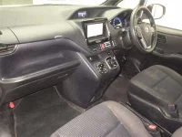 Toyota VOXY лот № 70010 оценка R  с аукциона в Японии 3