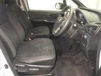 Toyota VOXY лот № 70010 оценка R  с аукциона в Японии 4