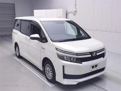 Toyota VOXY  с аукциона в Японии