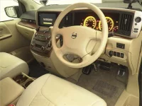 Nissan ELGRAND лот № 70351 оценка 3.5  с аукциона в Японии 2