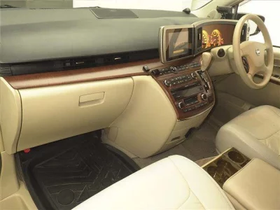 Nissan ELGRAND  с аукциона в Японии